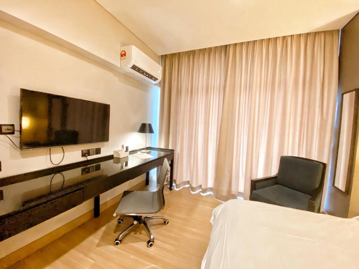 Straits Suite By C Homestay Malacca Bagian luar foto