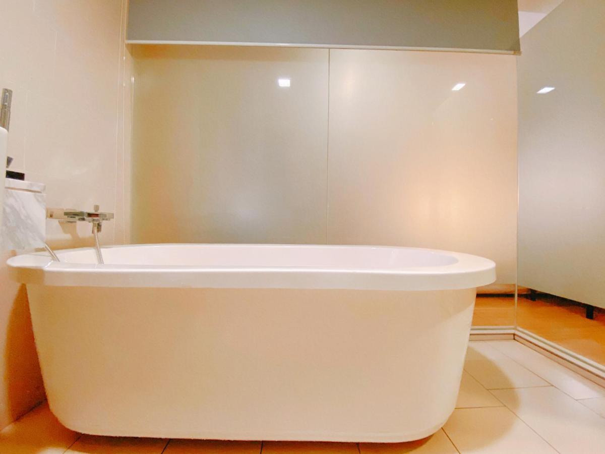 Straits Suite By C Homestay Malacca Bagian luar foto