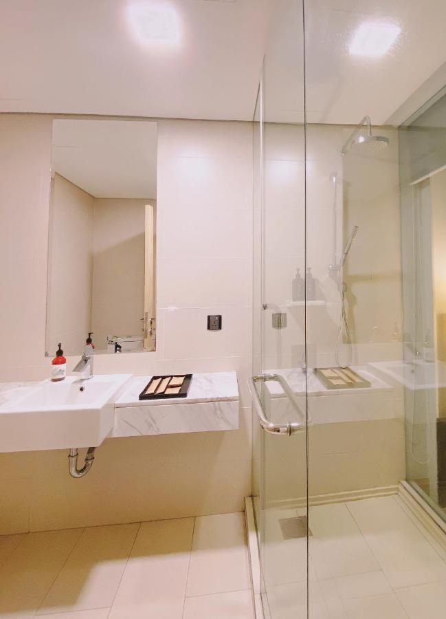 Straits Suite By C Homestay Malacca Bagian luar foto
