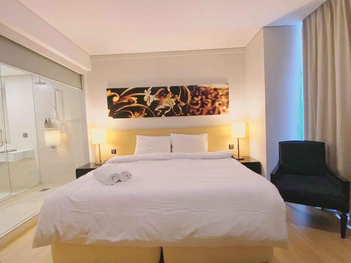Straits Suite By C Homestay Malacca Bagian luar foto