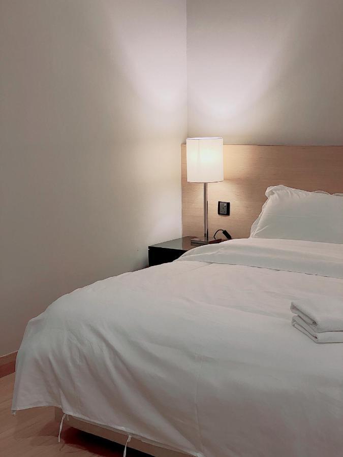 Straits Suite By C Homestay Malacca Bagian luar foto
