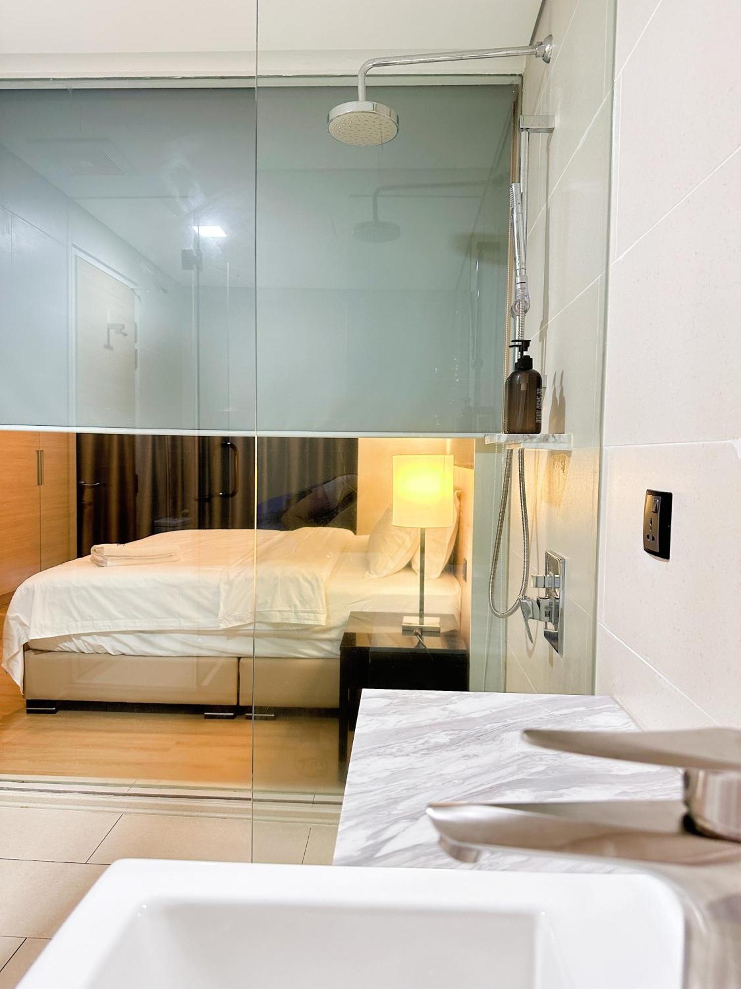 Straits Suite By C Homestay Malacca Bagian luar foto