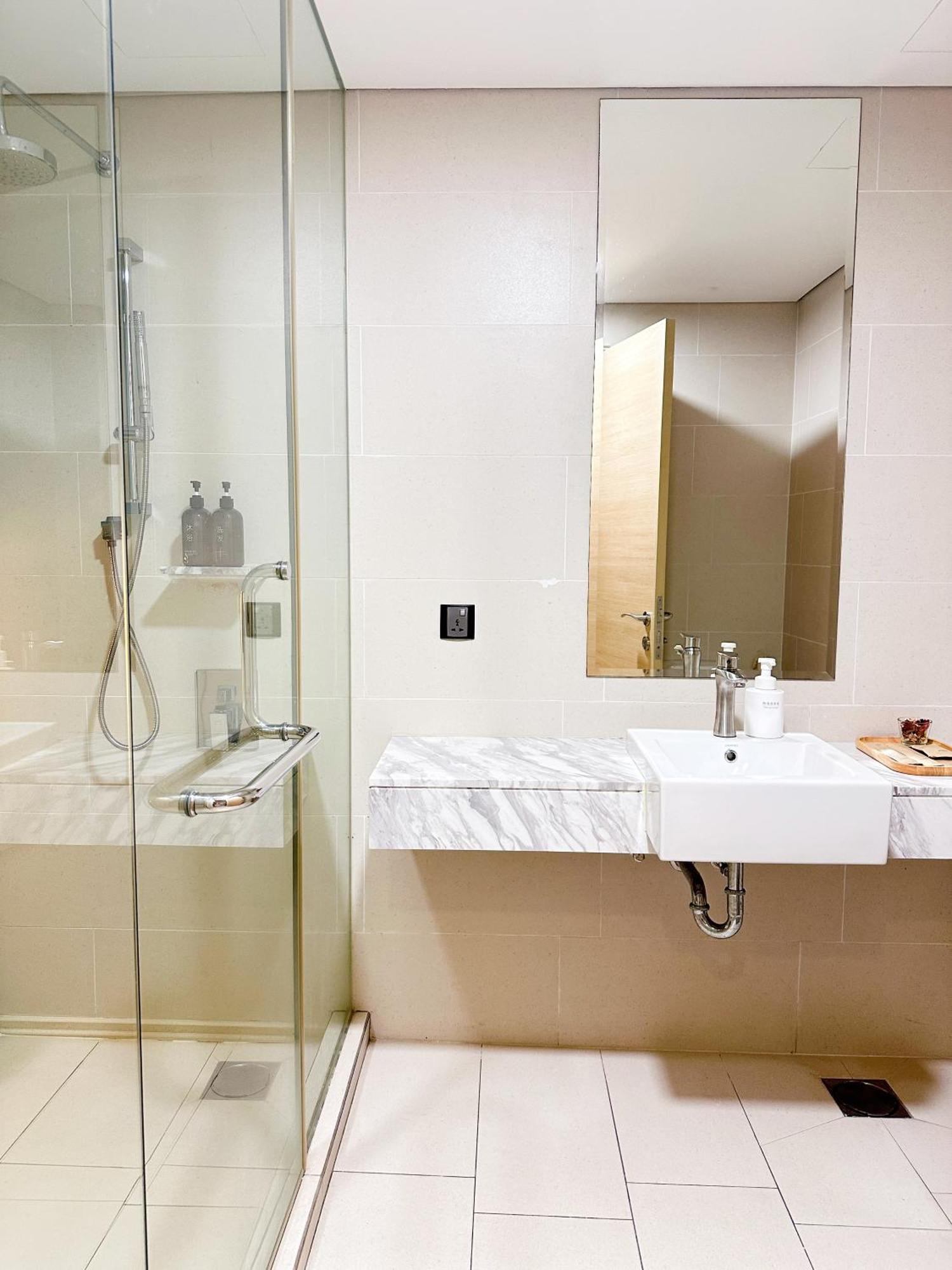 Straits Suite By C Homestay Malacca Bagian luar foto
