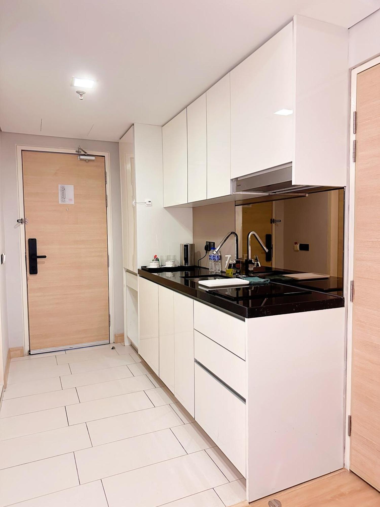 Straits Suite By C Homestay Malacca Bagian luar foto